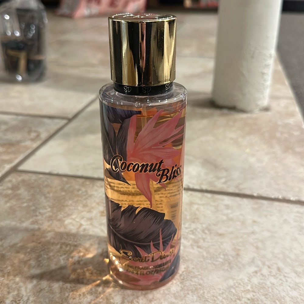NWOT Secret Desire Coconut Bliss Body Mist Perfume